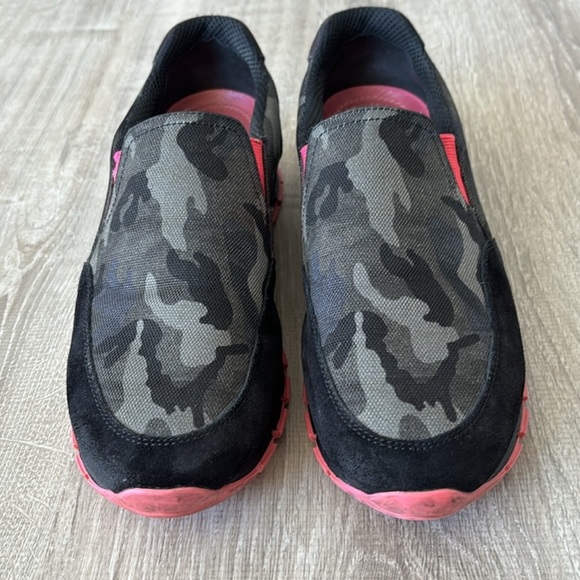 Prada camo slip-on sneakers - Picture 2 of 7